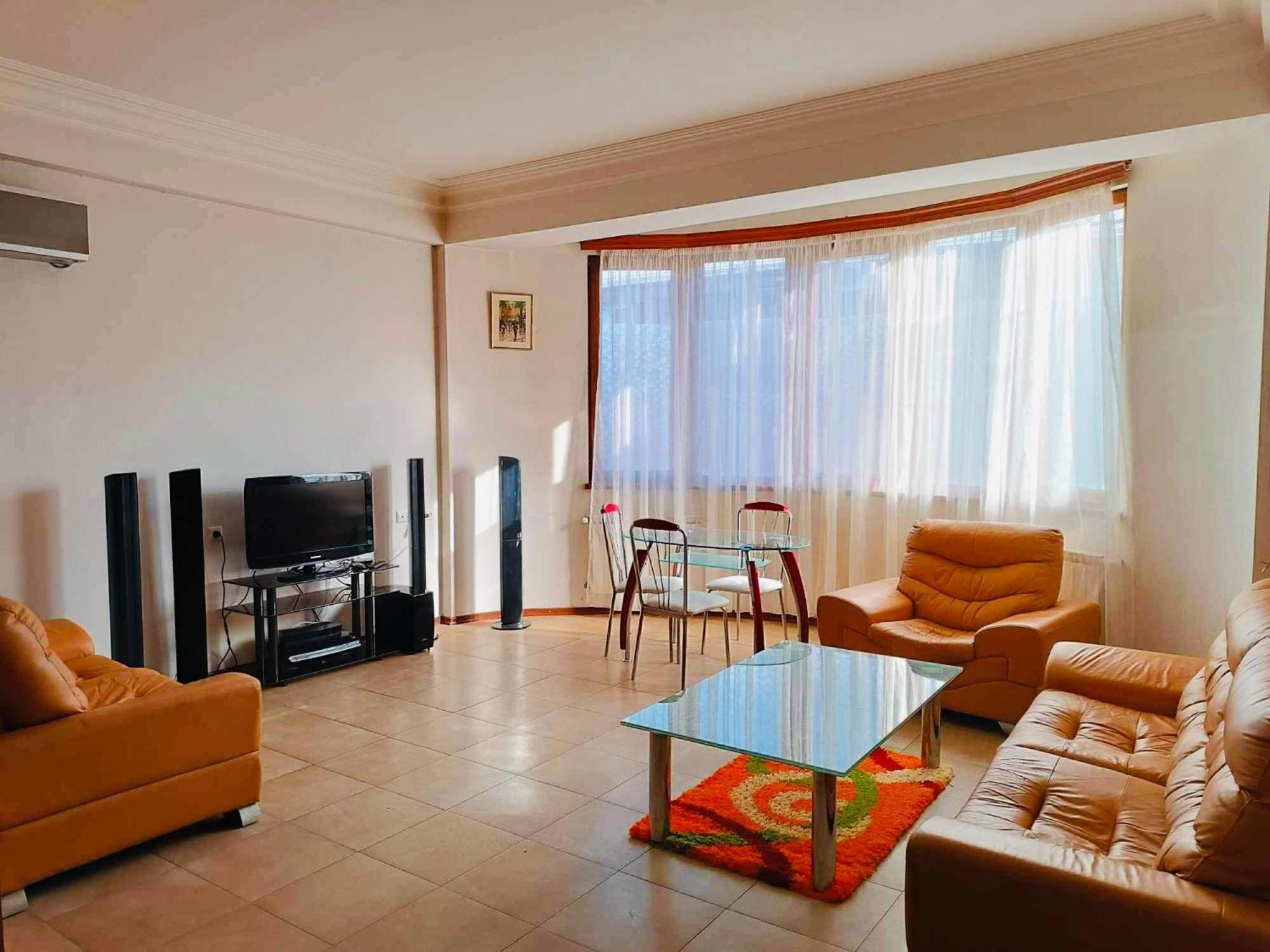 Republic Square Apartment Yerevan Exterior photo
