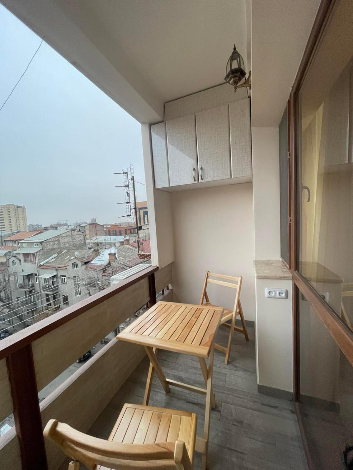 Republic Square Apartment Yerevan Exterior photo