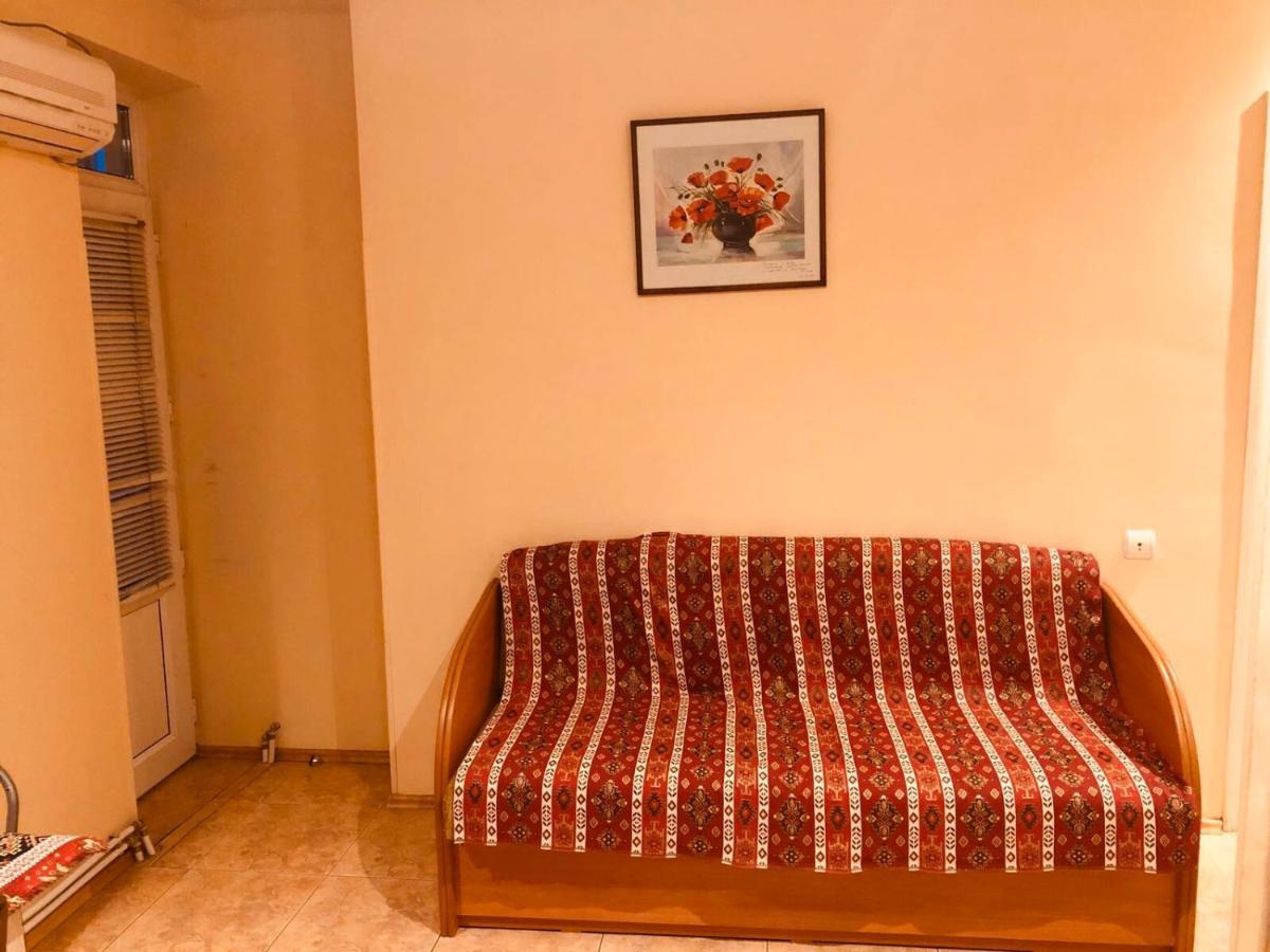 Republic Square Apartment Yerevan Exterior photo